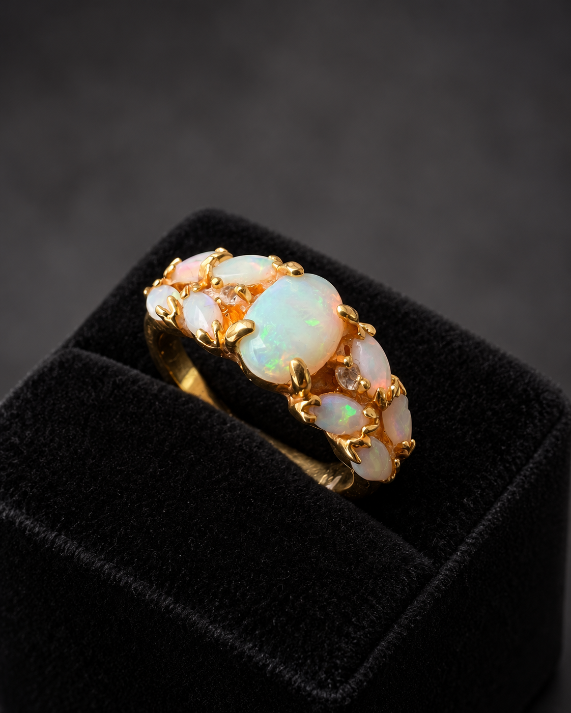 Aurora, bague Crystal Opal de Lightning Ridge en or 18 carats, vendue