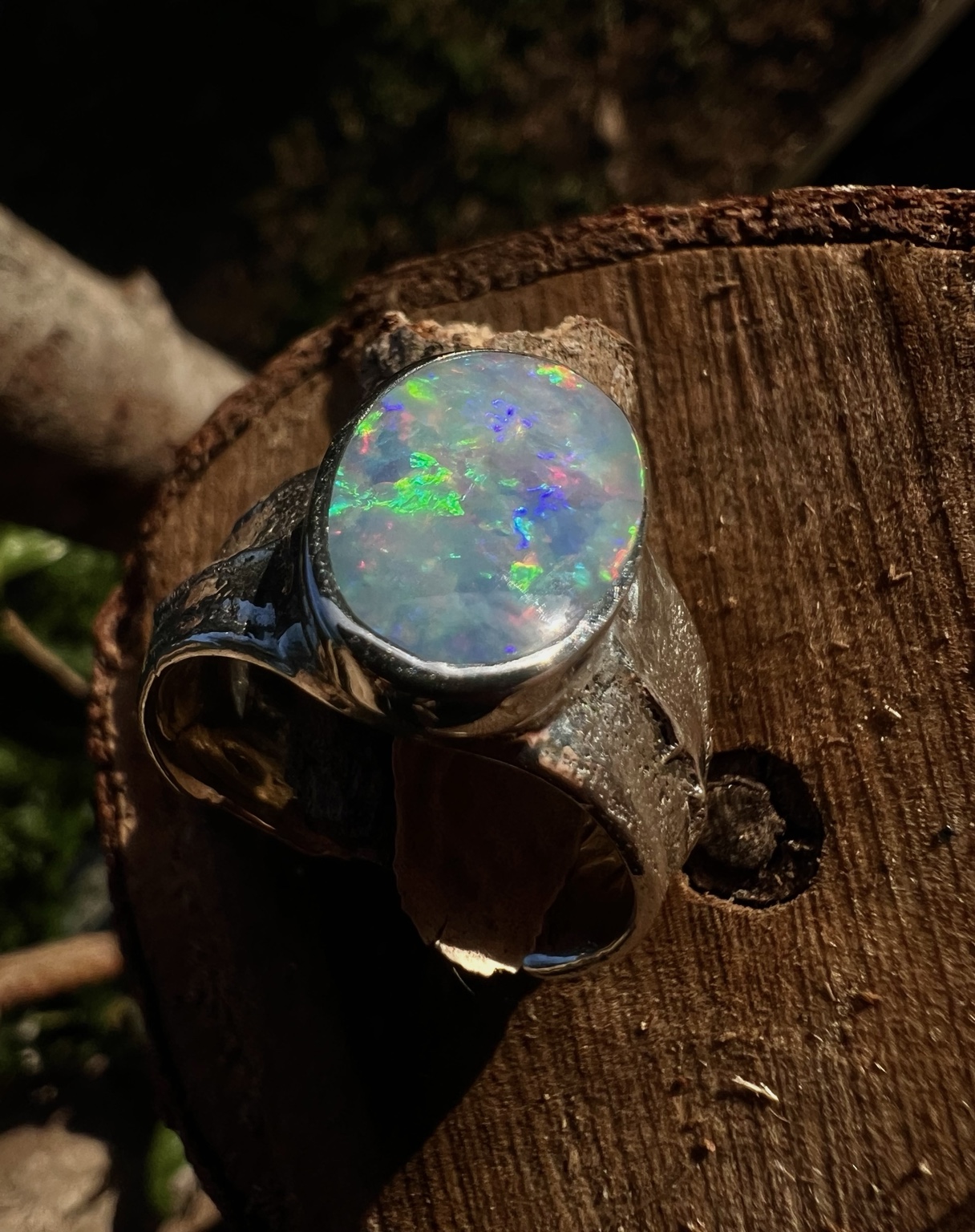 Mystic Forest, bague à opale crystal de Coober Pedy en argent 925