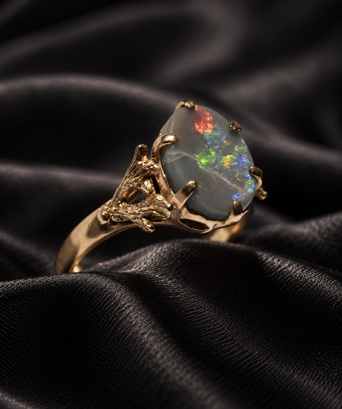 Vue de la bague vintage en or 18 carats